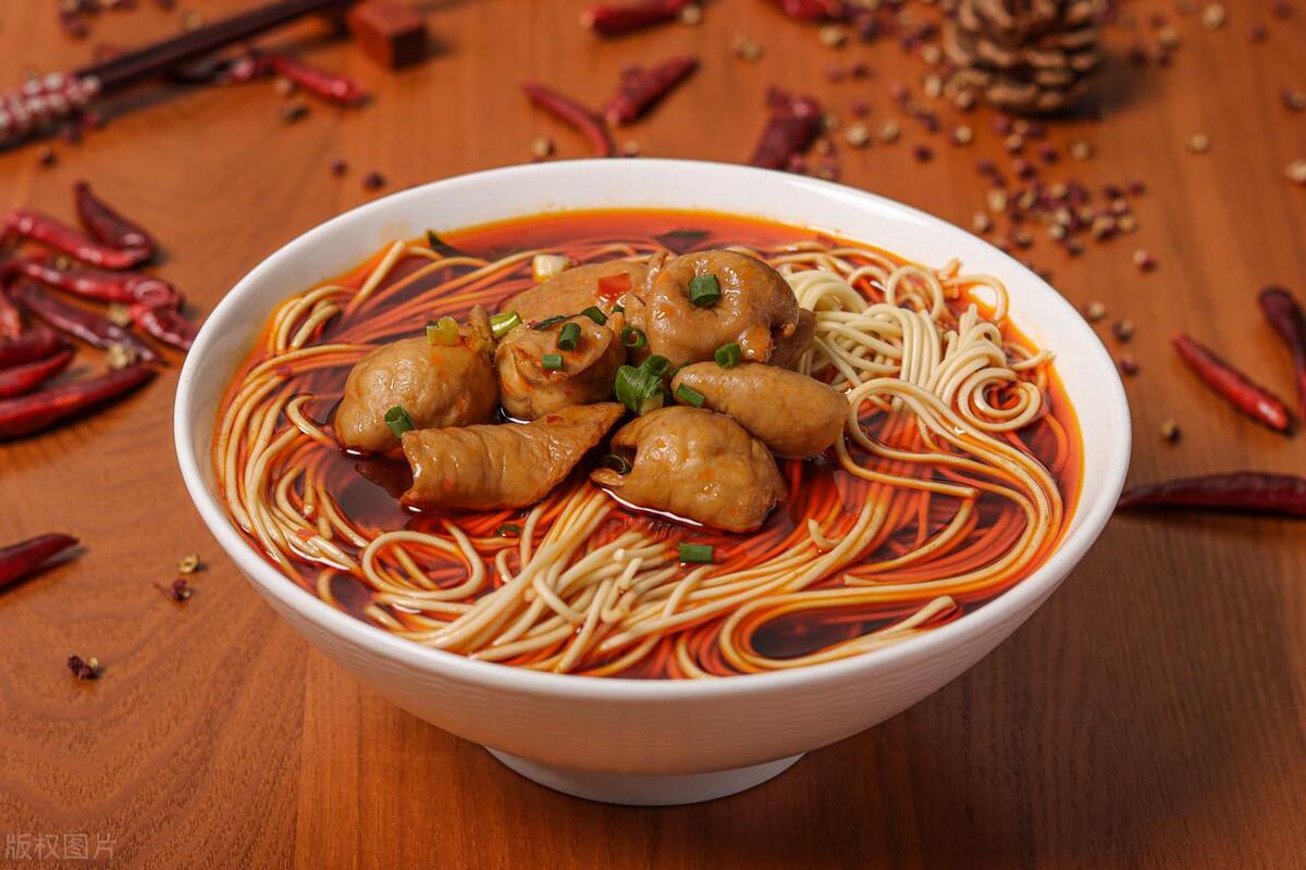 重庆面馆利用“人性的弱点”年赚89万，这套路真的可以