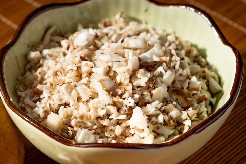 蒸青菜包子，为何总是发黄？教你2招，青菜翠绿不变色，香喷喷的