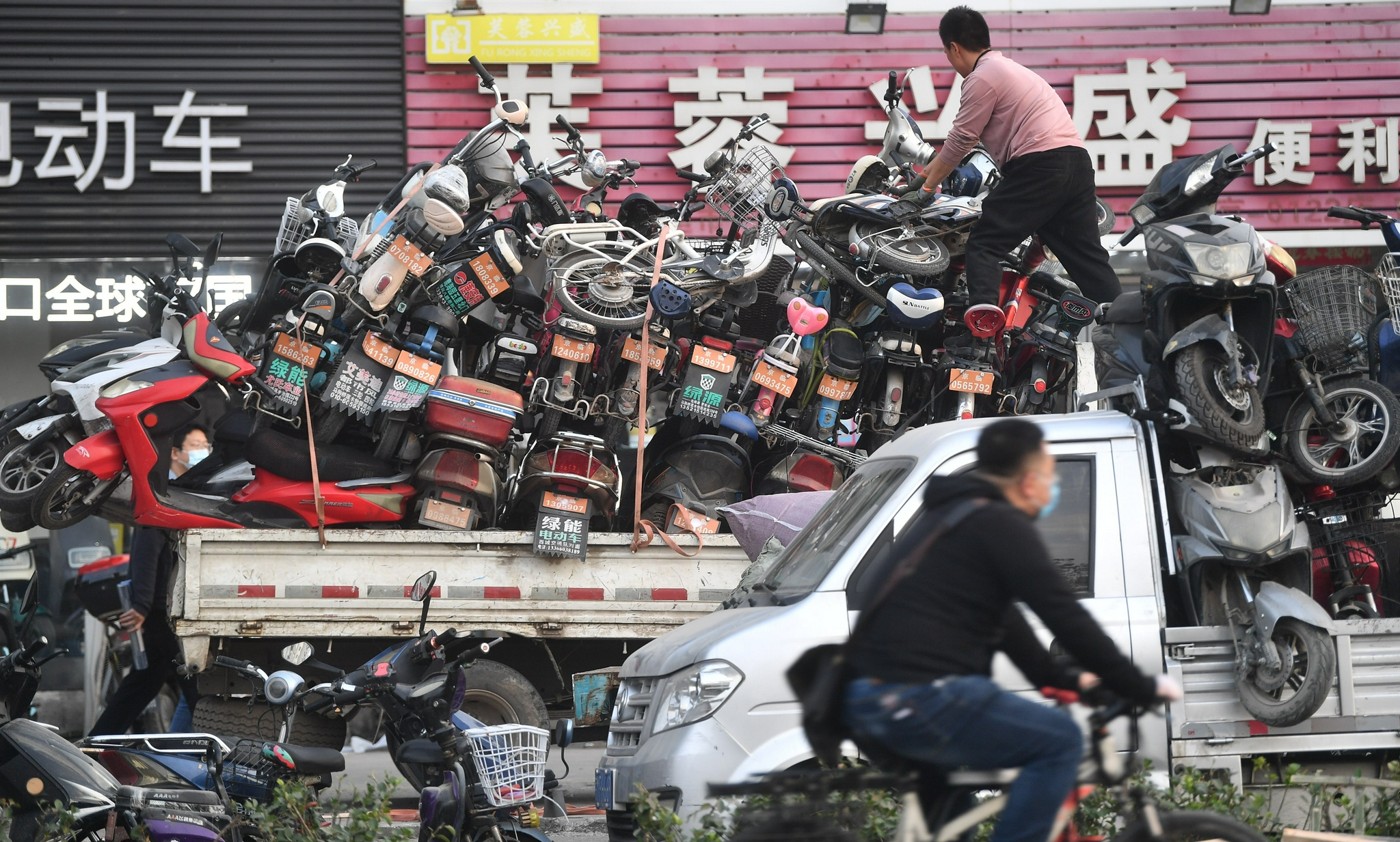 车主当心！超标车过渡期结束,骑车上路严管重罚,多地处罚方式明确