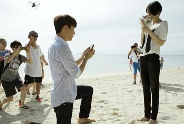 “被小三”的戚薇，背锅8年不坑声，她的聪明你想不到