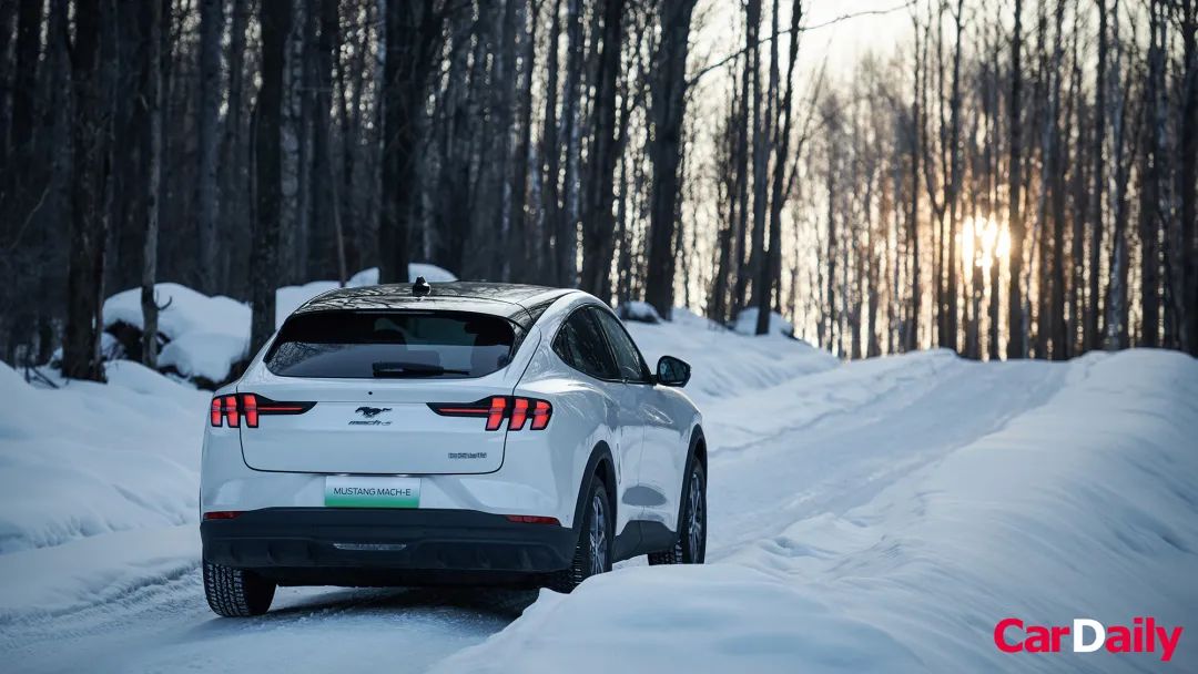 怎么在冰雪路面骑摩托,怎么在冰雪路面漂移