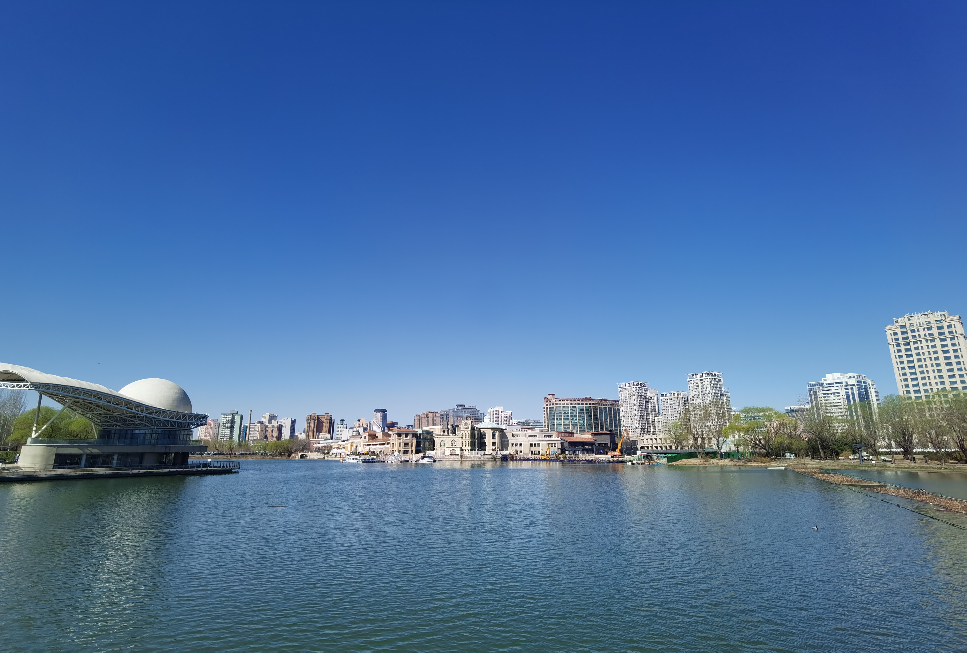 潮州夫妇创业十年打造19亿市值上市公司！去年公司净利预增超682%