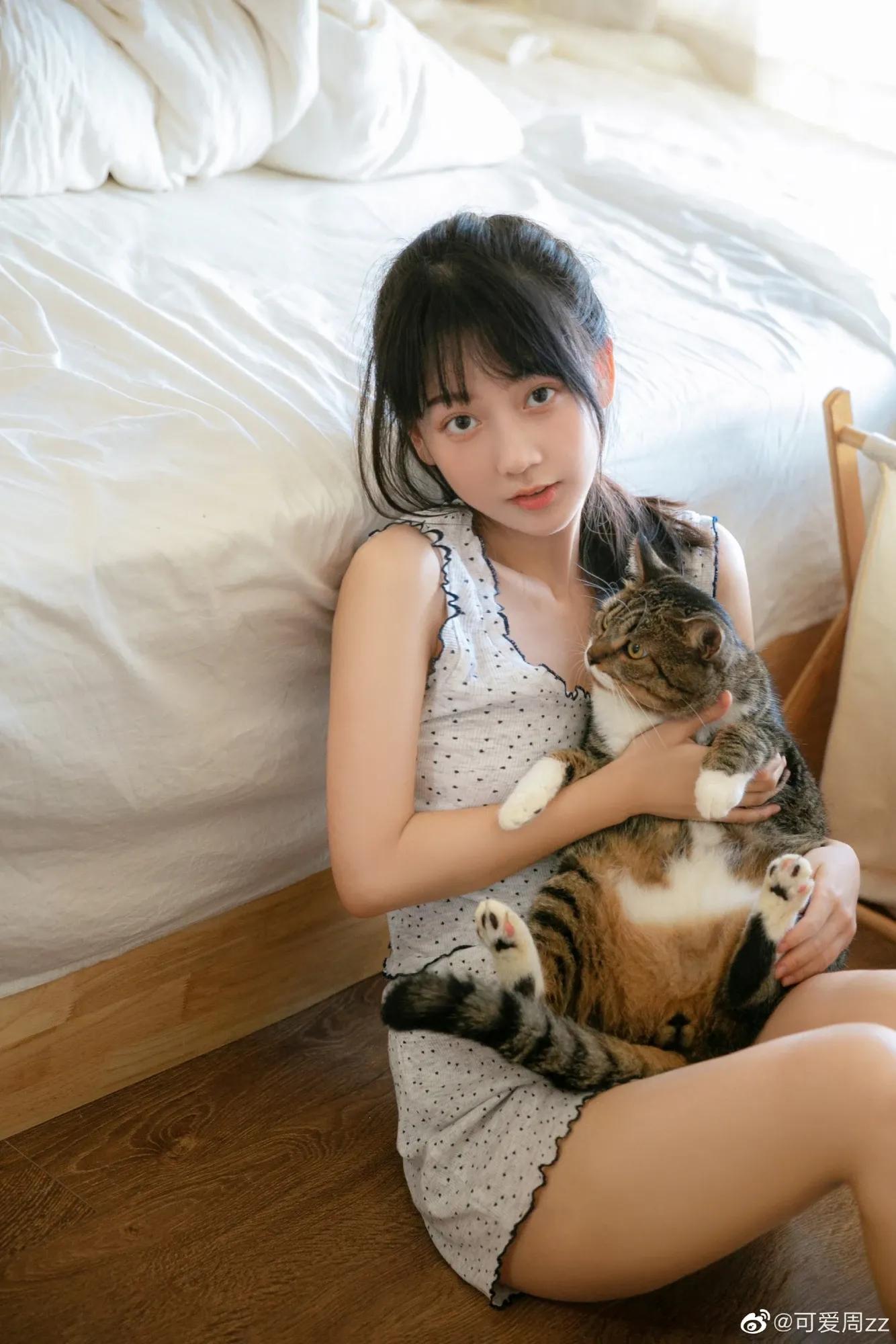 是萌猫还是甜美氧气美少女的「可爱周zz」打包带走