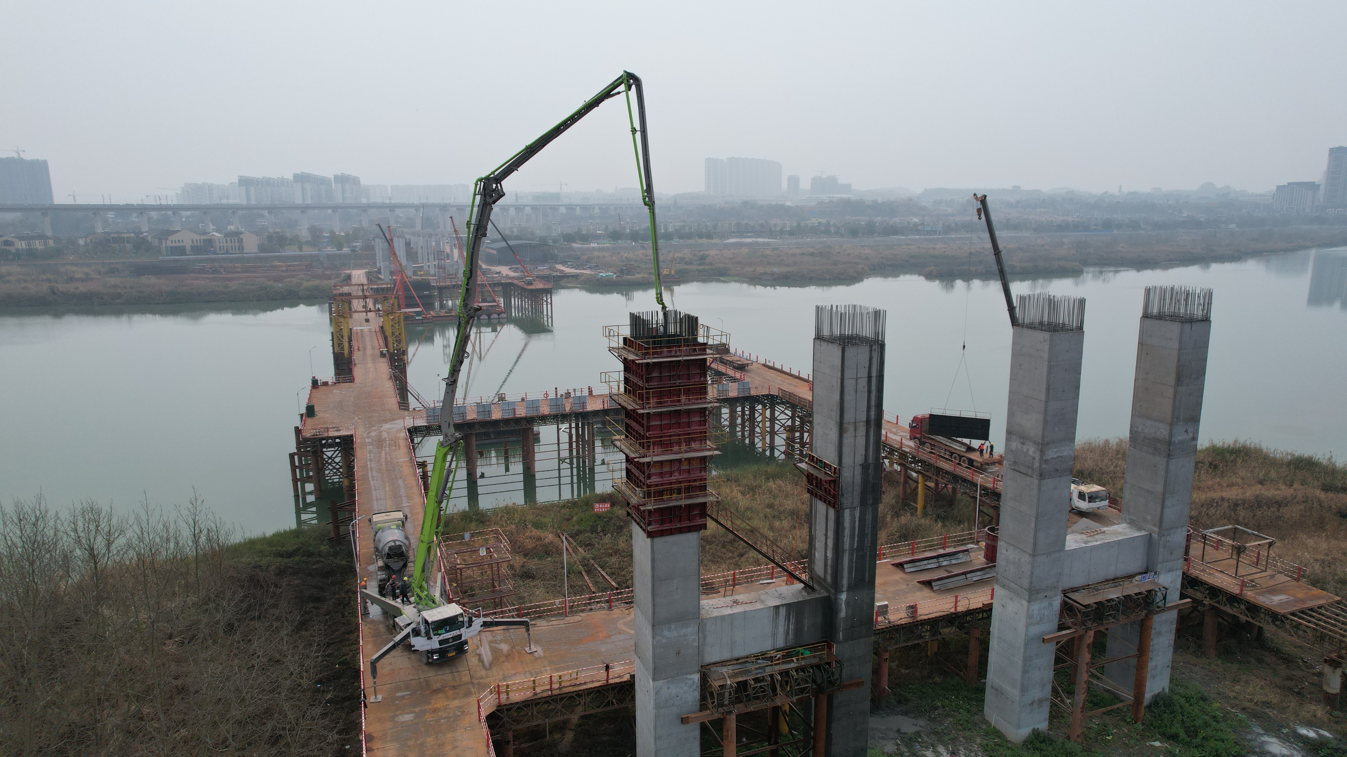 交广会客厅|“桥”见发展—工程管家”为雷音大桥及莲花路上跨桥再添进度