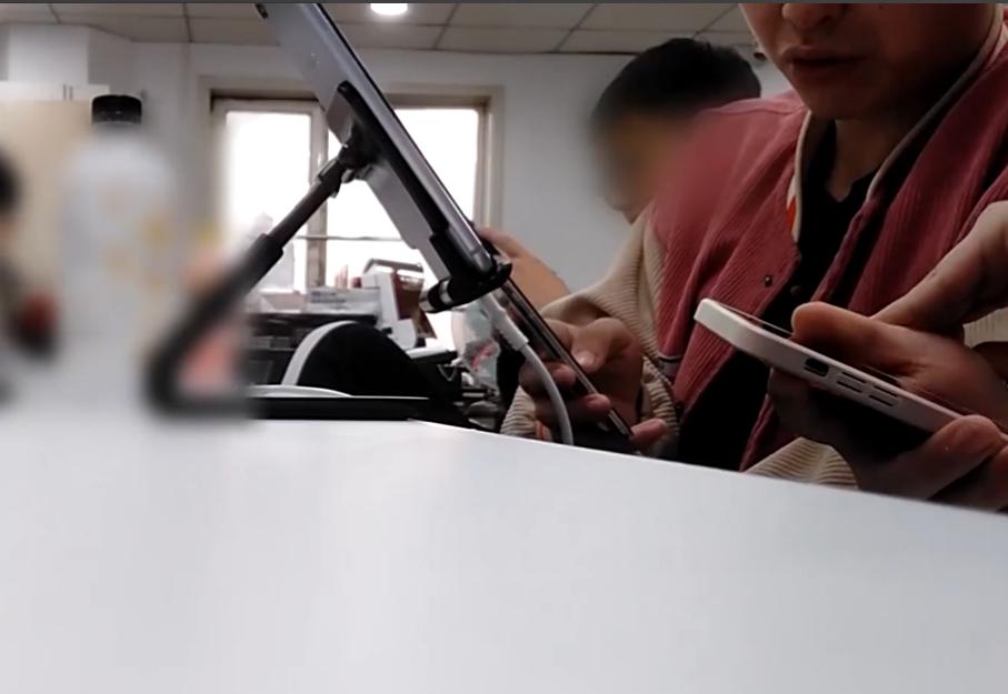 邓伦两次改正机会都没要?315成咸菜鉴定场所?9500万买粪水房?