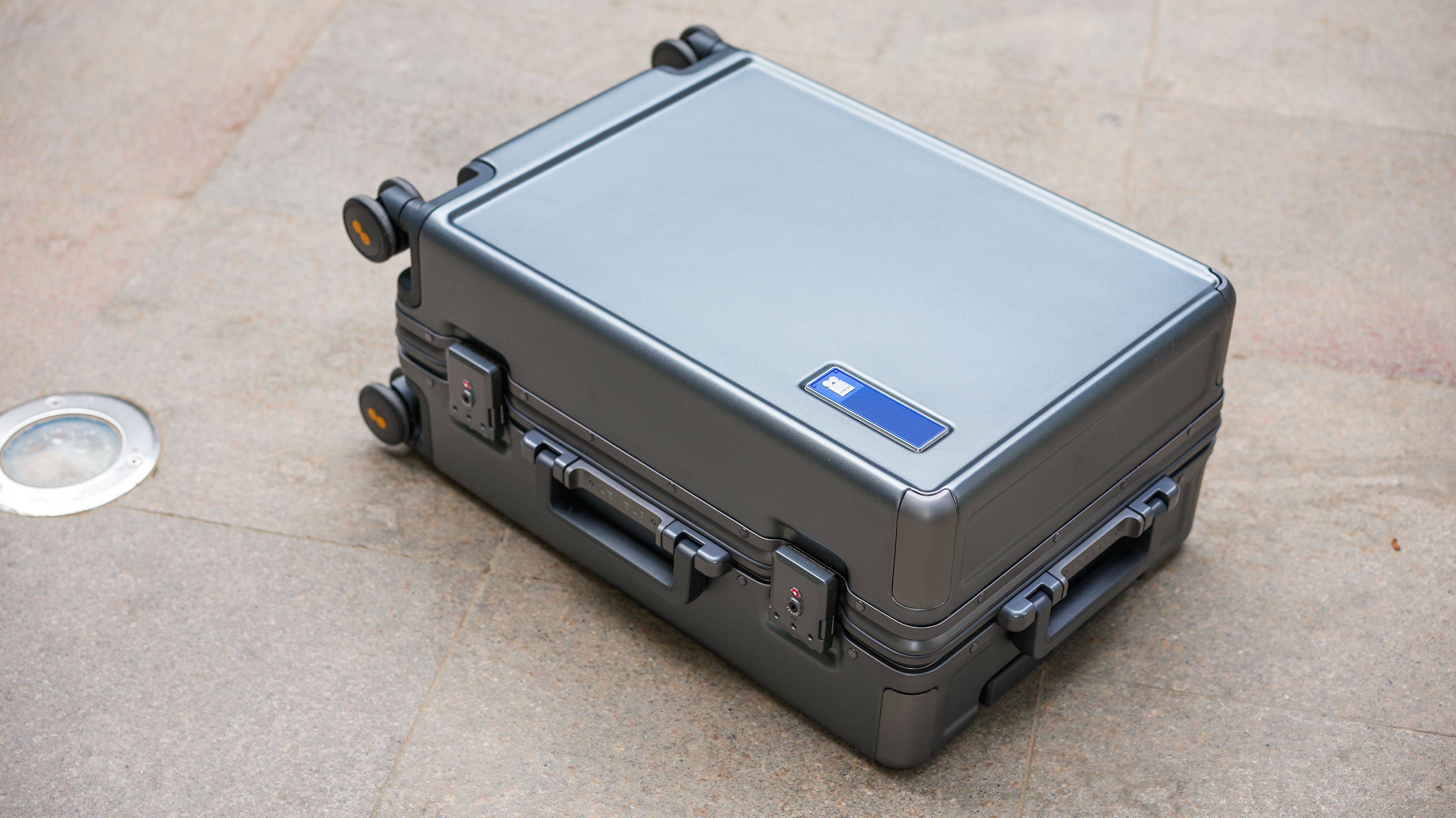 外交官行李箱和地平线8号哪个好 (3天旅行适合多大的行李箱)