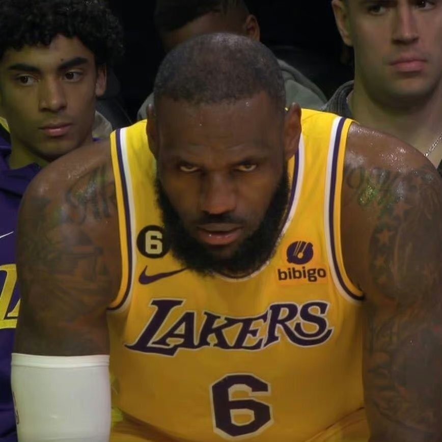 詹姆斯撕裂了一条足部肌腱,nba詹姆斯最新消息伤情