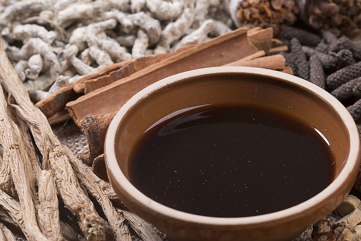 中医针药联合治疗心肾不交型绝经综合征失眠有何优势？