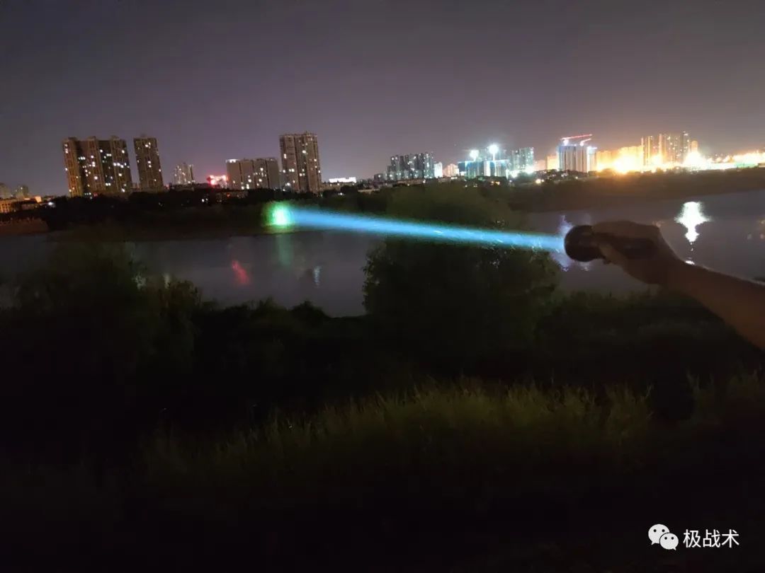 奈特科尔p35i手电筒夜间实测,奈特科尔p35i有升级版没