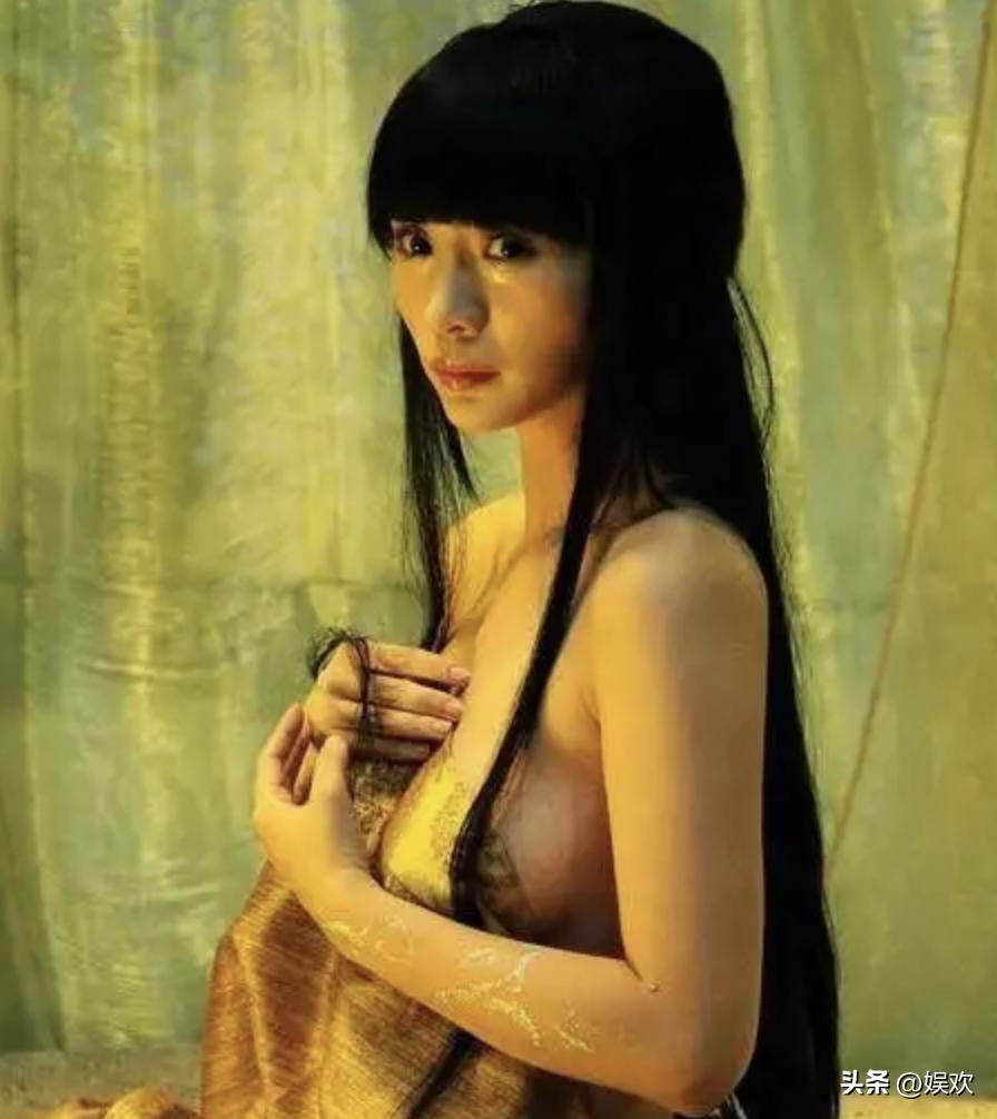 柳岩和殷桃对比照片,柳岩与殷桃是同一个人吗