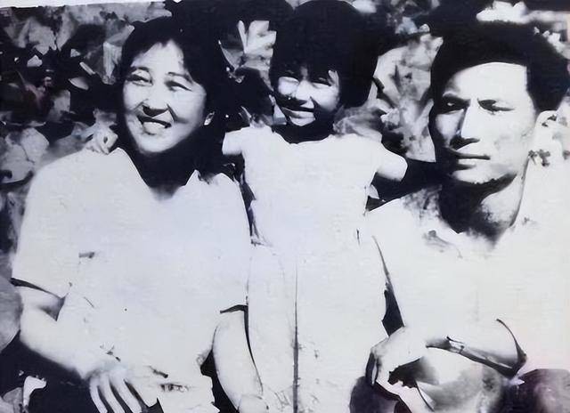 贾玲减肥前后的对比照片,贾玲减肥近照曝光