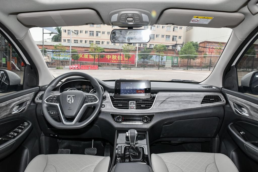 宝骏7305座,2021款宝骏730cvt试驾