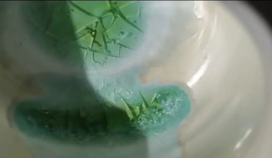 顶级奢华金绿宝石,十万能买什么样的祖母绿宝石