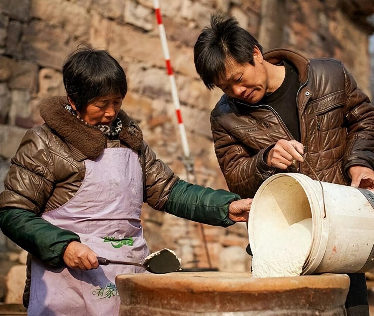 丈夫把情人安排进家里当保姆,老公把情人请回家当保姆