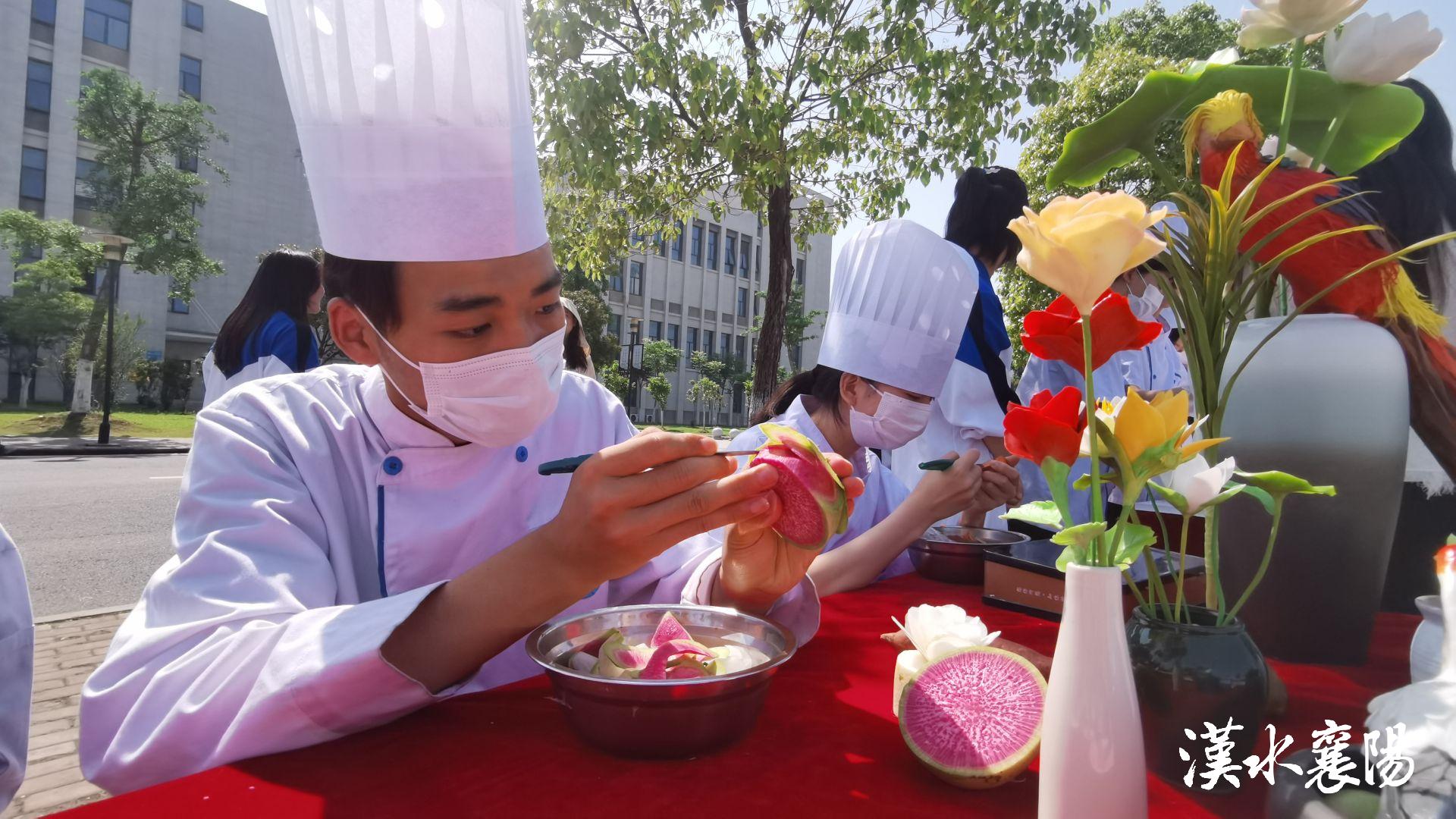 接轨市场！果浆画、版画印刷、直播带货......这所学校的新兴课程好就业