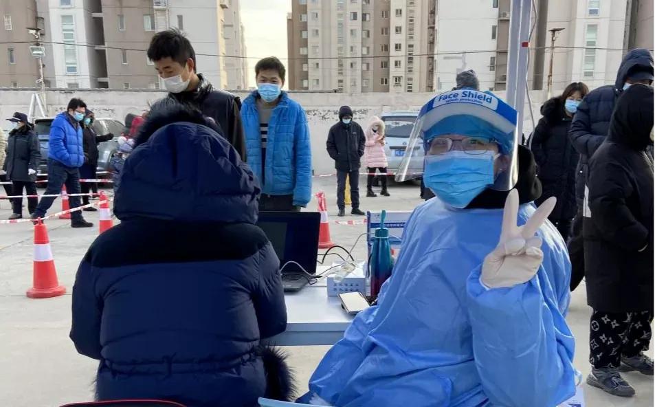 党员下沉社区携手助力疫情防控,滨海农商行疫情