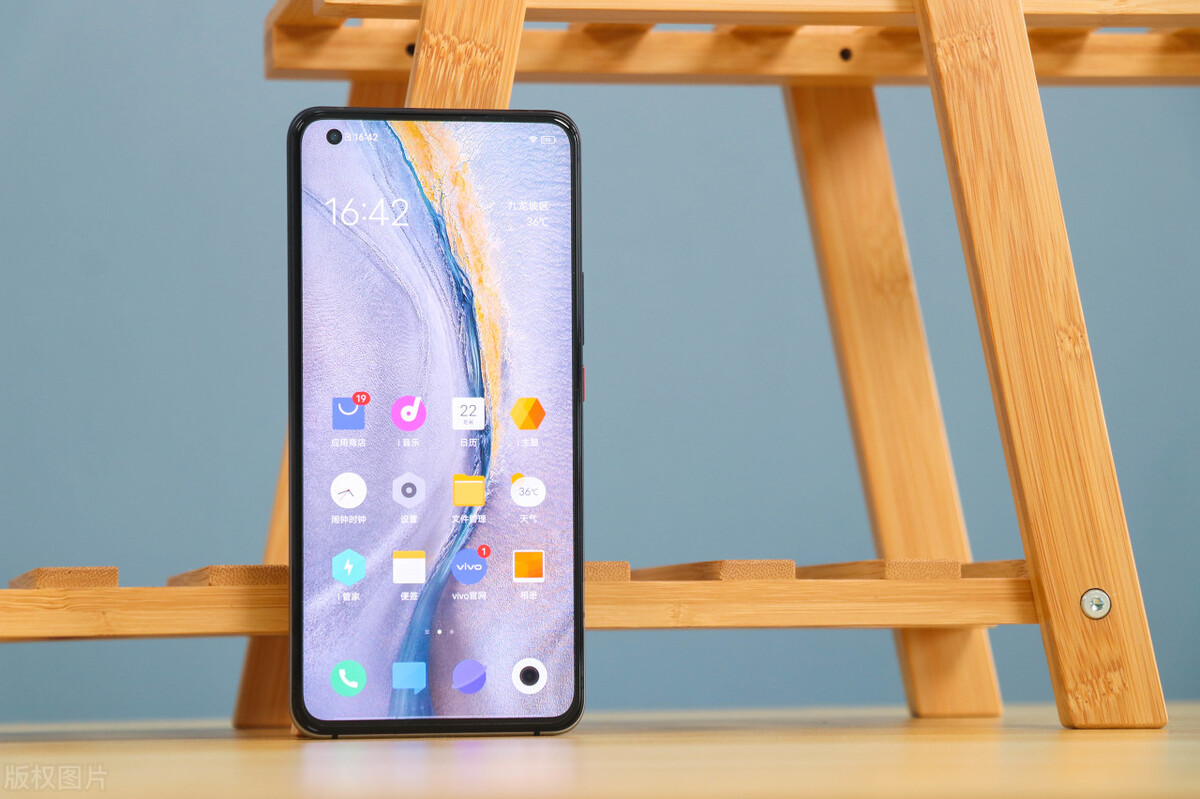 解码2023年手机市场的关键词,影音和手游,这是接下来的路线