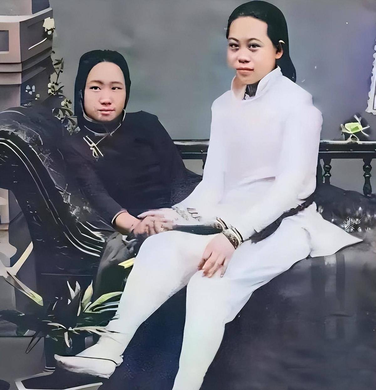 女子身穿日本侵华军装照片,女子穿侵华日军服装摆拍新闻视频