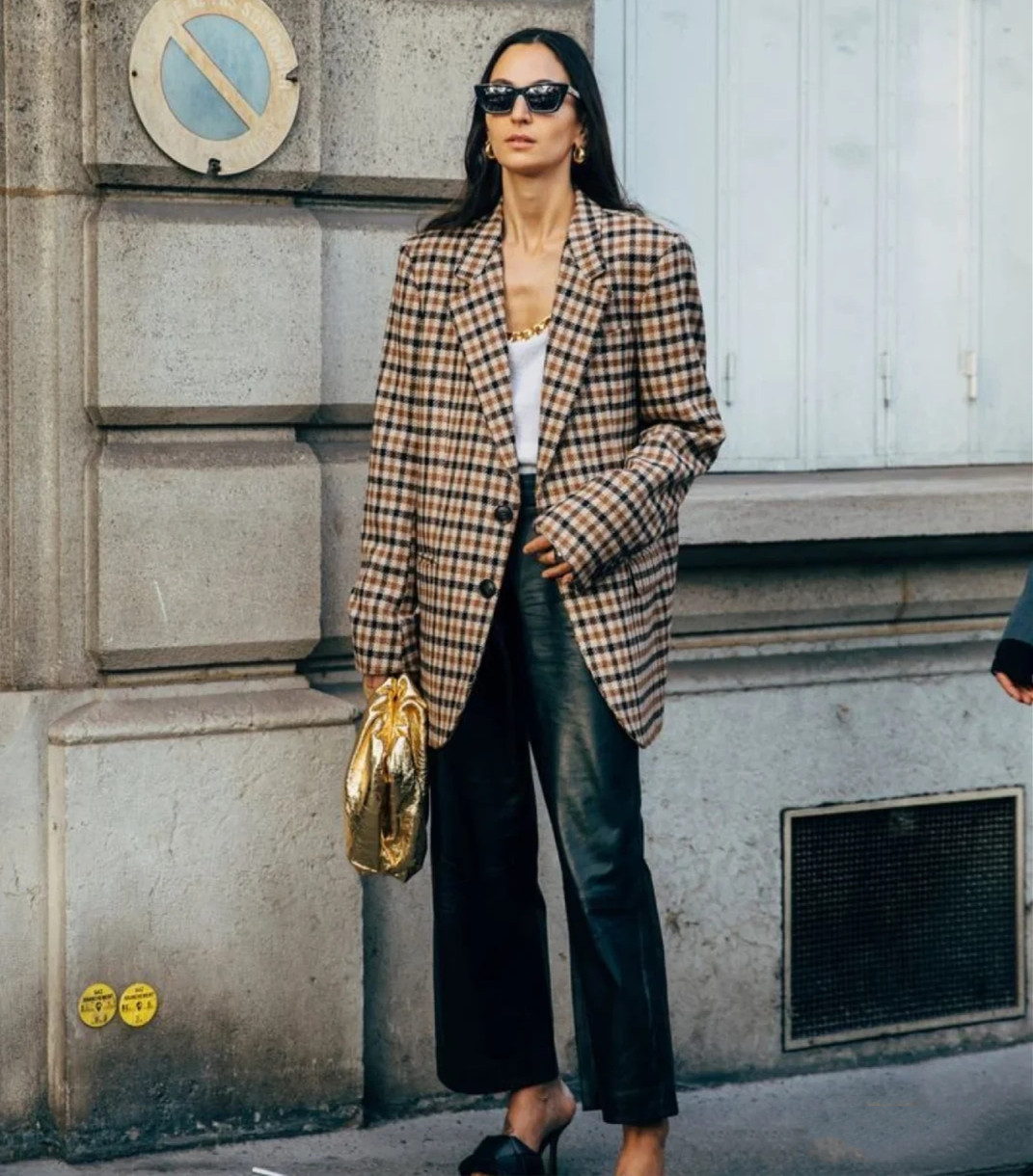 垫肩大西装时髦吗,红色西装时髦洋气