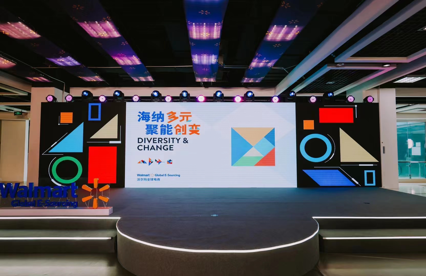 深圳展览展示搭建平台,深圳专业的展览装修效果图