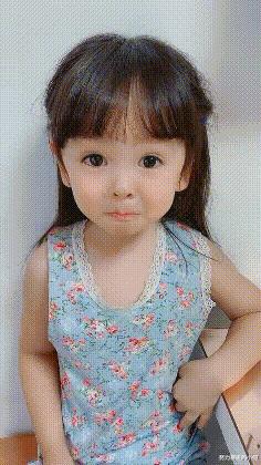 今天过来按脚，恰巧碰见了前女友，我该怎么化解尴尬呢？