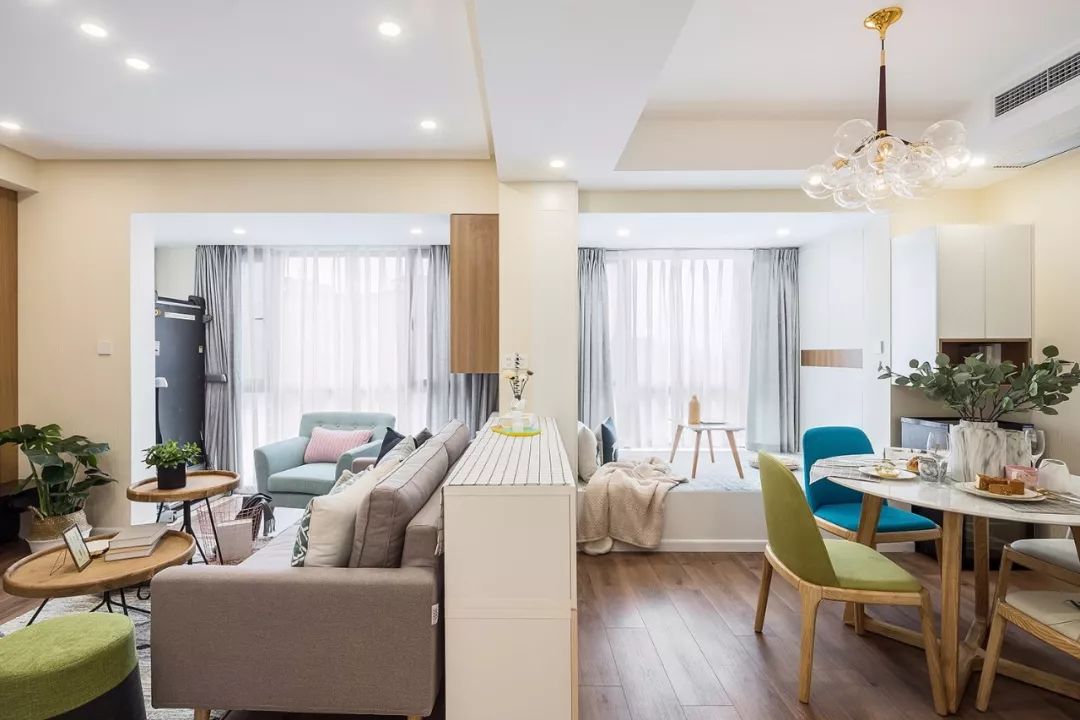 客厅沙发放不下怎么改,客厅沙发再也不要这样装