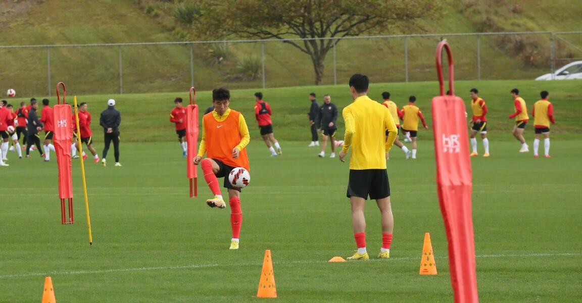 国足1:2不敌新西兰赛后球员评分,国足1比2败新西兰