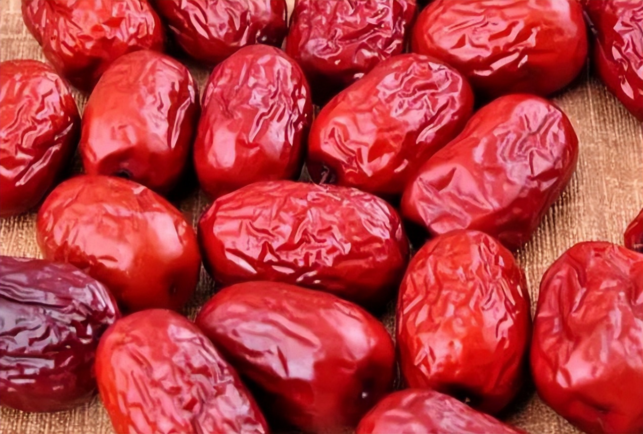 红糖红枣枸杞银耳鸡蛋补血吗,桂圆红枣红糖和什么补气补血