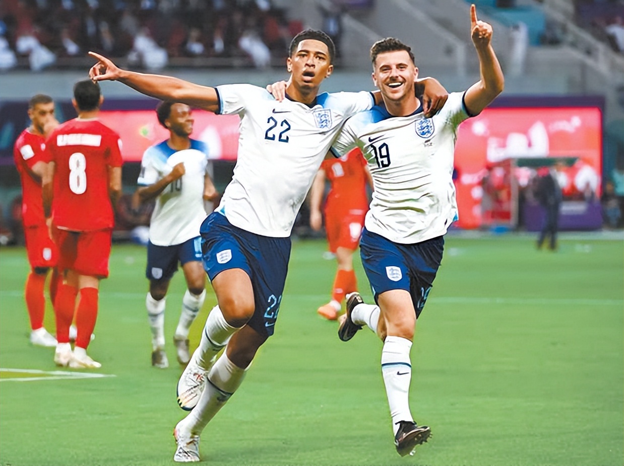 老将c罗重回曼联,c罗老替补