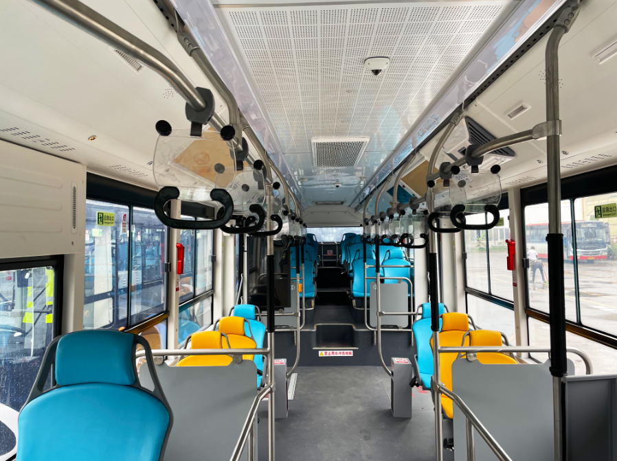 “萌嘟嘟”“蓉金金”新能源公交车助力绿色低碳大运