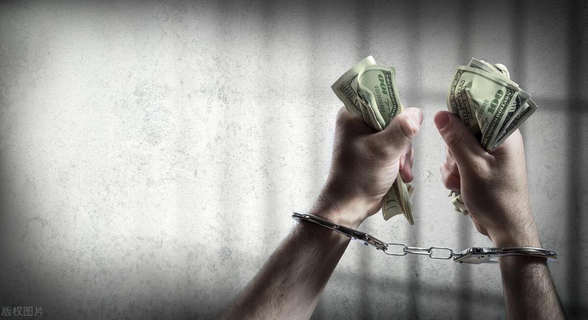 以借为名不还公款是否构成贪污罪,与贪污犯共谋贪污构成什么罪