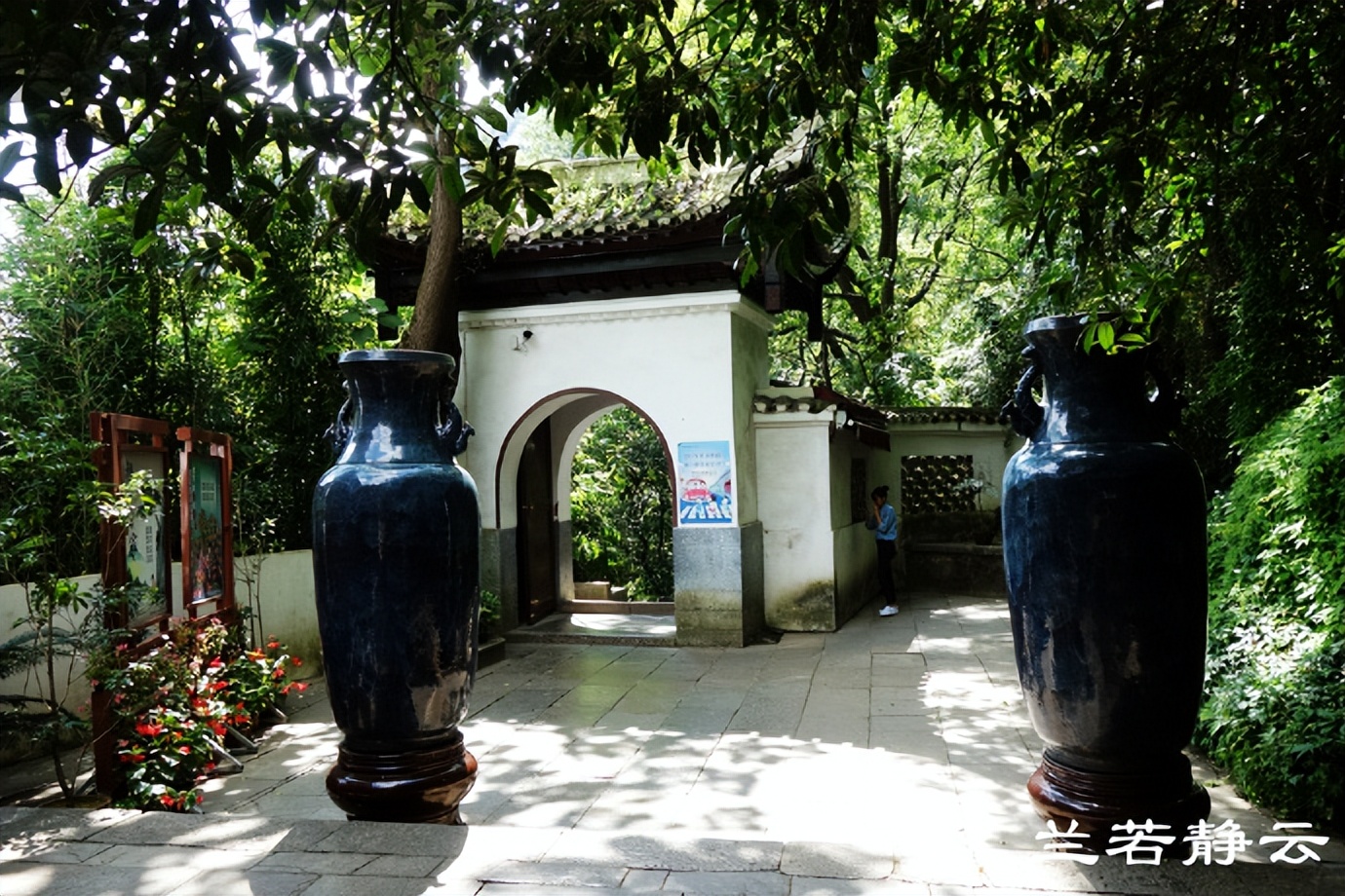 贵阳多彩贵州位置,贵阳多彩贵州城风景区