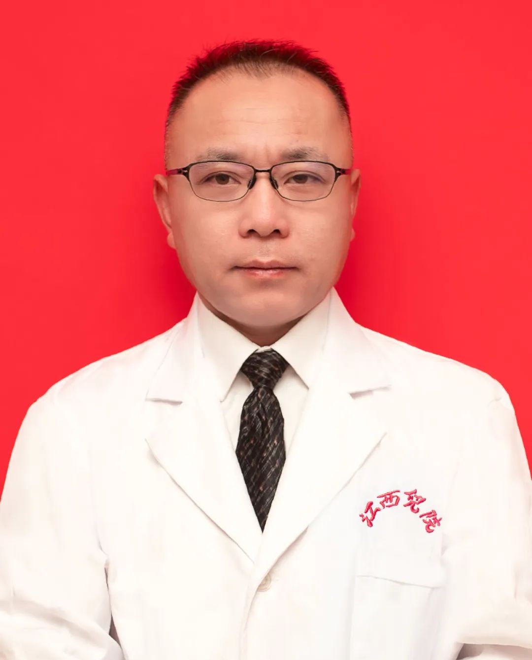 小男孩为什么会得卵黄瘤,新生儿有睾丸小肿瘤