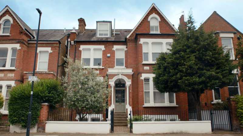 留学伯明翰一年40万够吗,留学英国一个月生活费