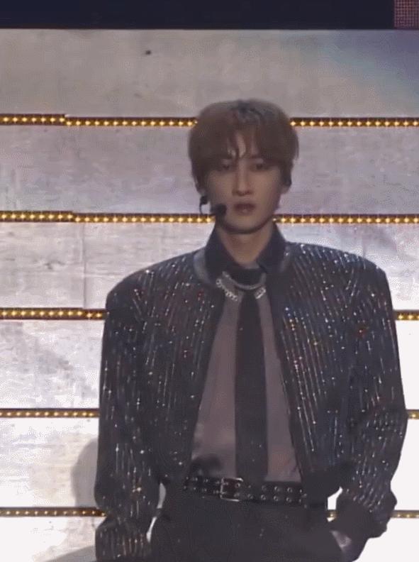 韩国流行宽肩,宽肩在韩国多流行