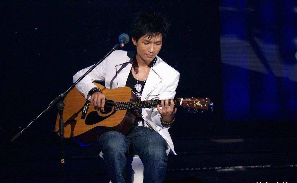 11位让众人失望的明星,红的快凉的也快的4个明星