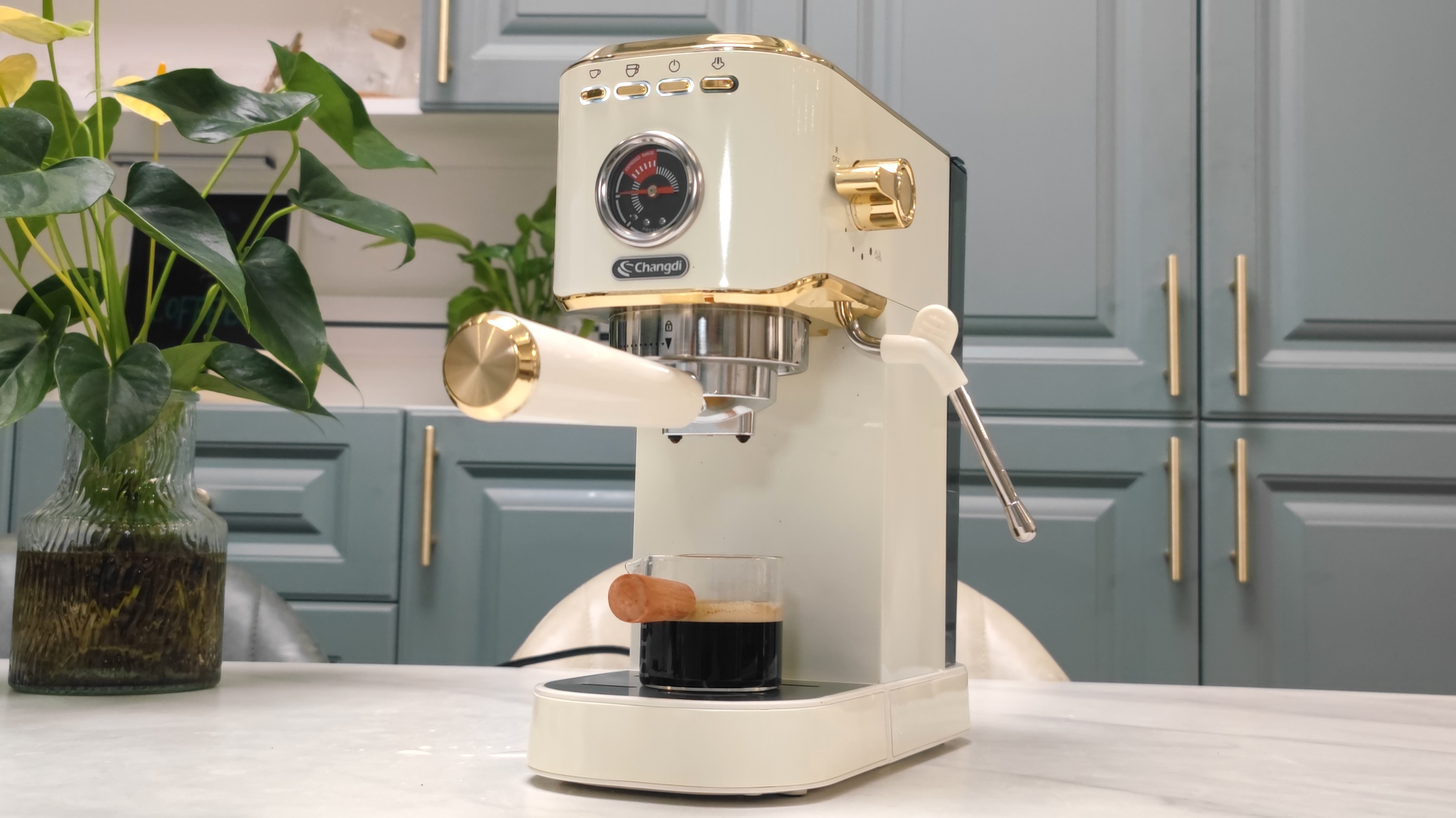 最好的家用半自动意式咖啡机,最新型意式半自动咖啡机