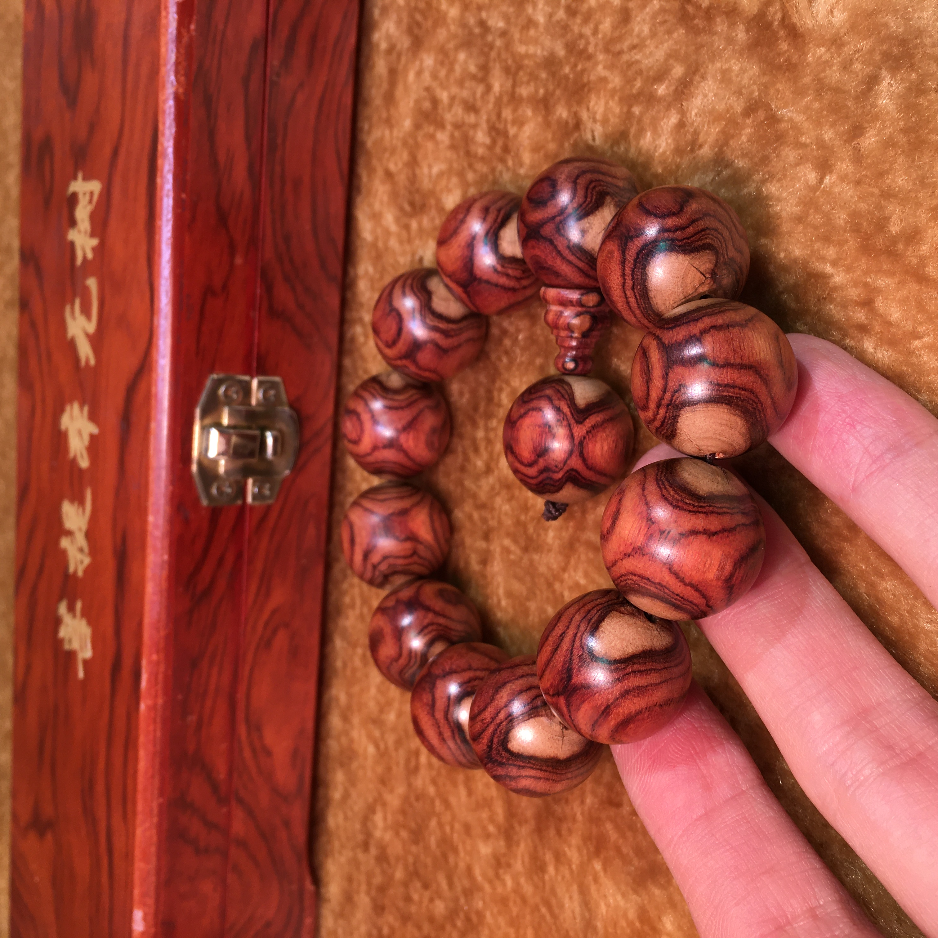 海南黄花梨现在还有真货吗,海南黄花梨几种常见假货