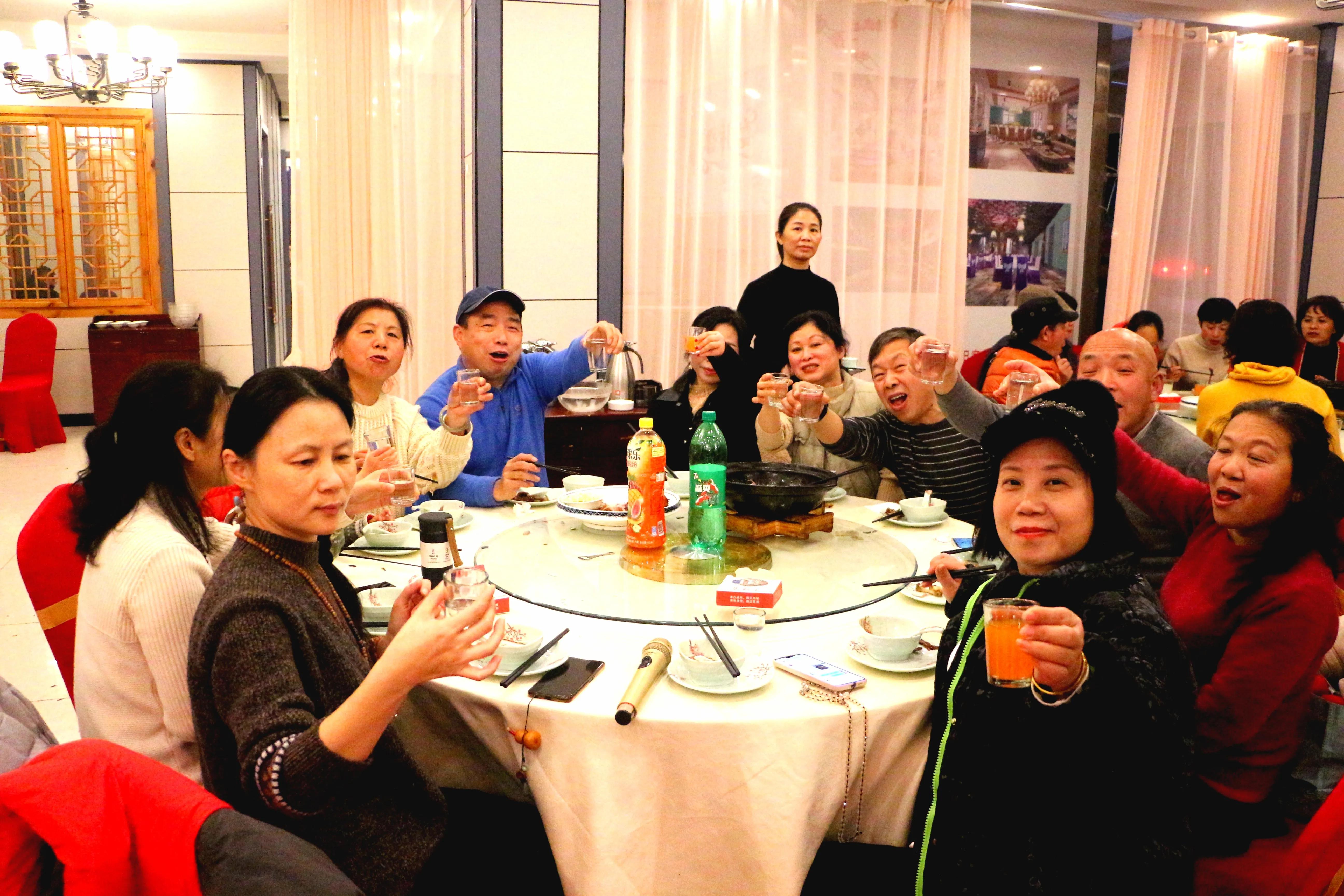 开心群庆迎新年活动侧记