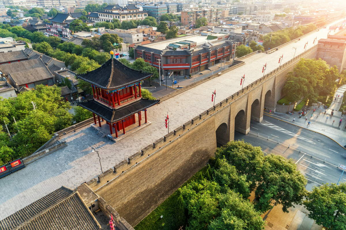 西安城墙洞旅游攻略,西安城墙攻略从哪里上哪里下