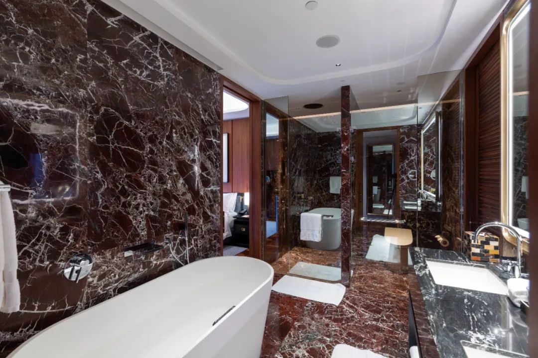 居停中国第四家华尔道夫酒店，奢享美味佳肴，开启鹭岛新玩法！