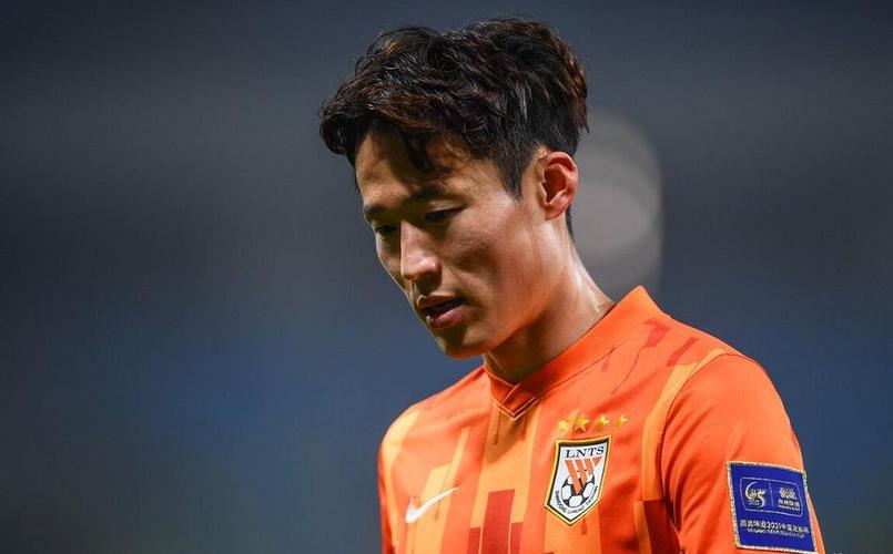 足坛反赌横扫山东泰山，主帅失联，第一个被带走的外援出现