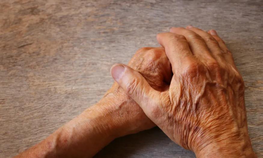 手臂爆青筋是天生的吗,为什么有的人手臂的青筋特别明显