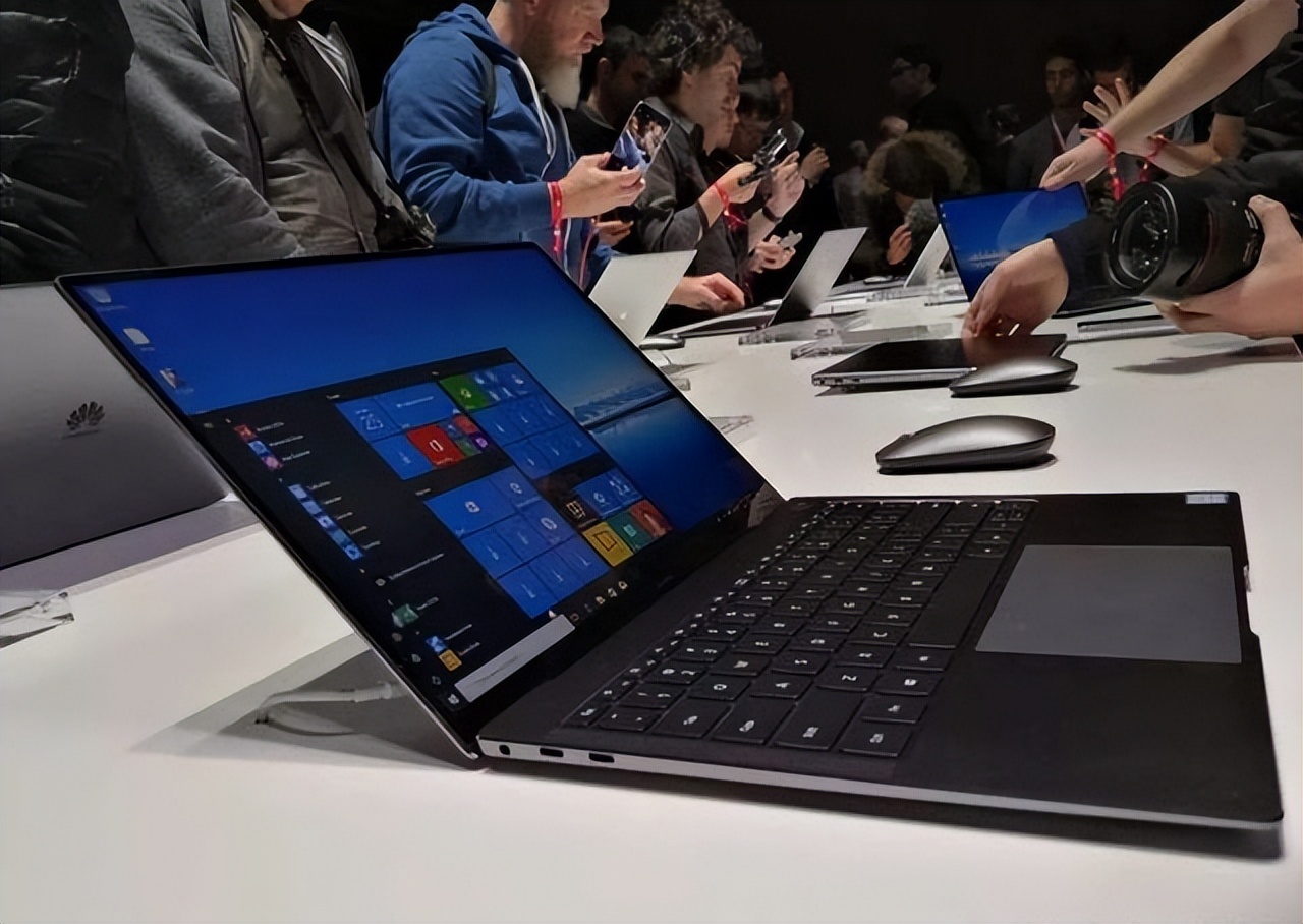 笔记本电脑进水了要晾多久,笔记本电脑进水了怎么办啊