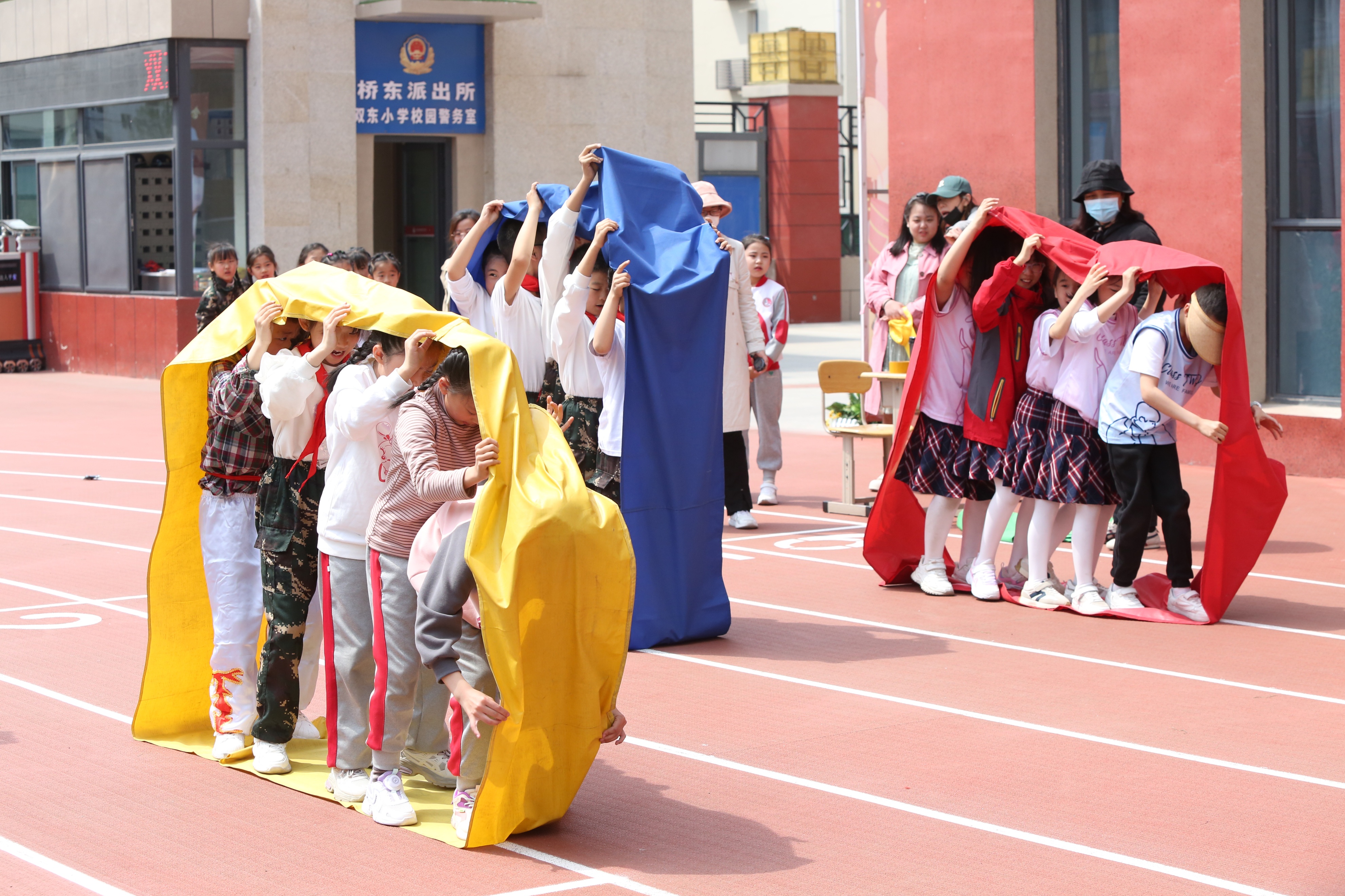斗争精神迎挑战奋进拼搏创未来——迎泽区双东小学举行春季运动会