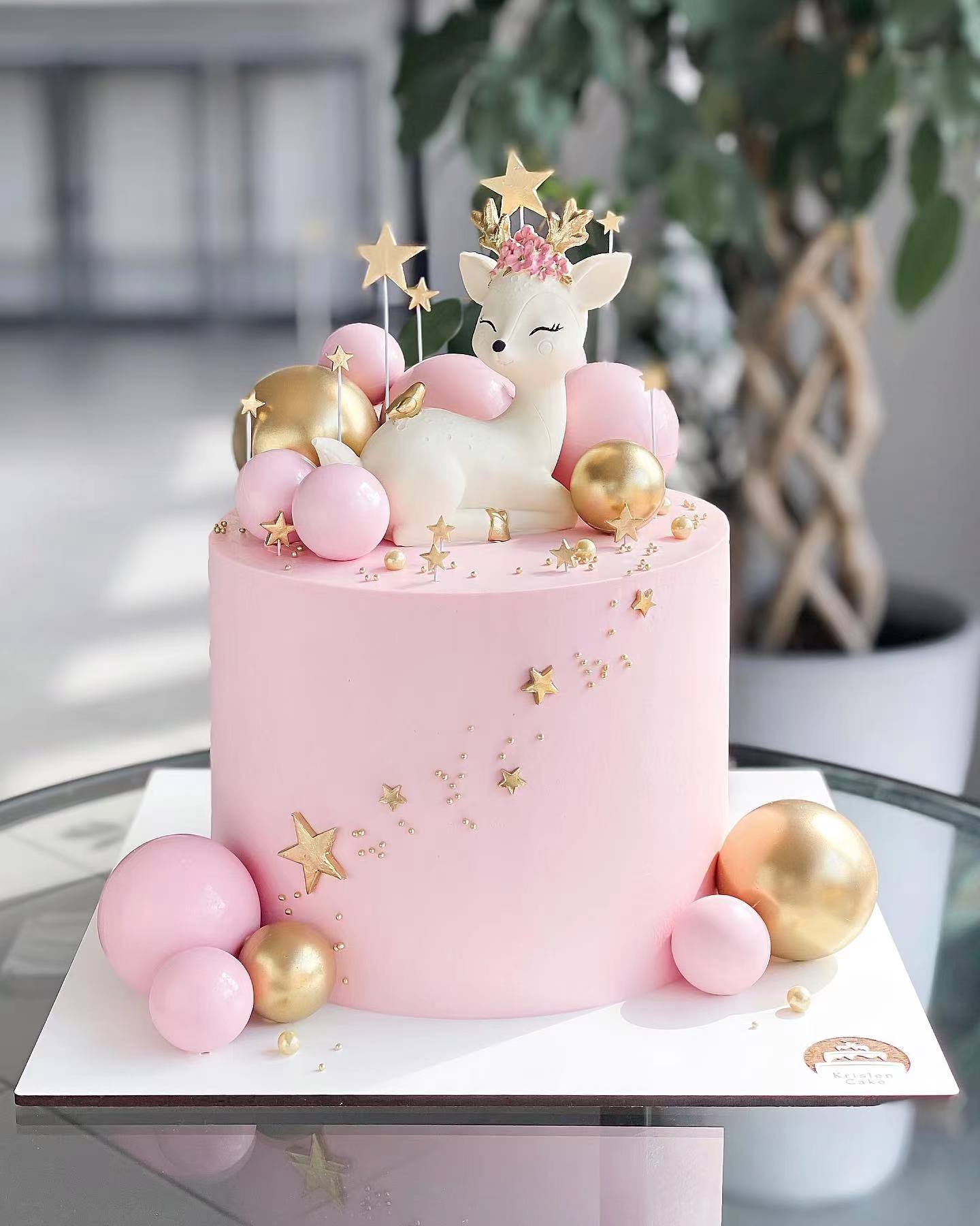 今天给大家做一款好看的蛋糕造型,美味又高颜值的蛋糕造型充满创意