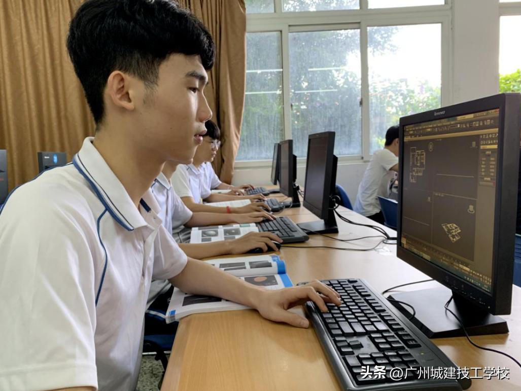 评为优秀学校喜报,我校荣获先进单位