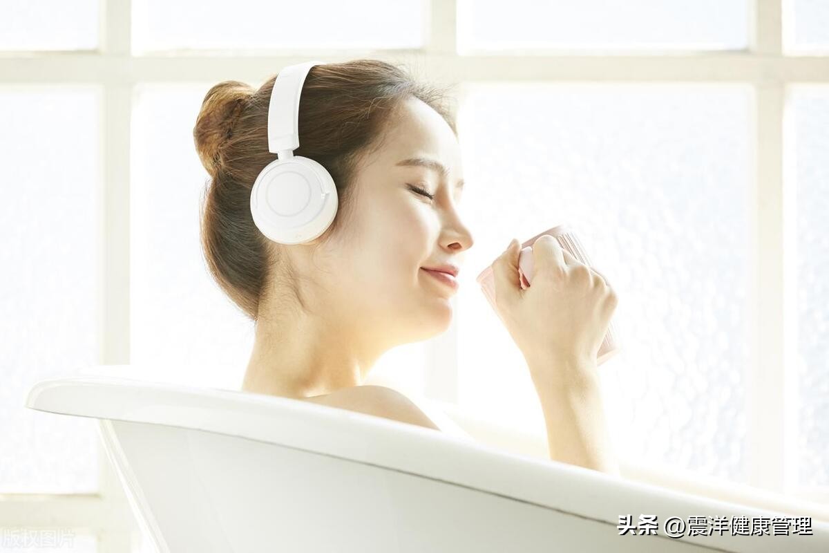 我今年30岁，没发生过性关系，*处私**却总湿湿的，好像豆腐渣