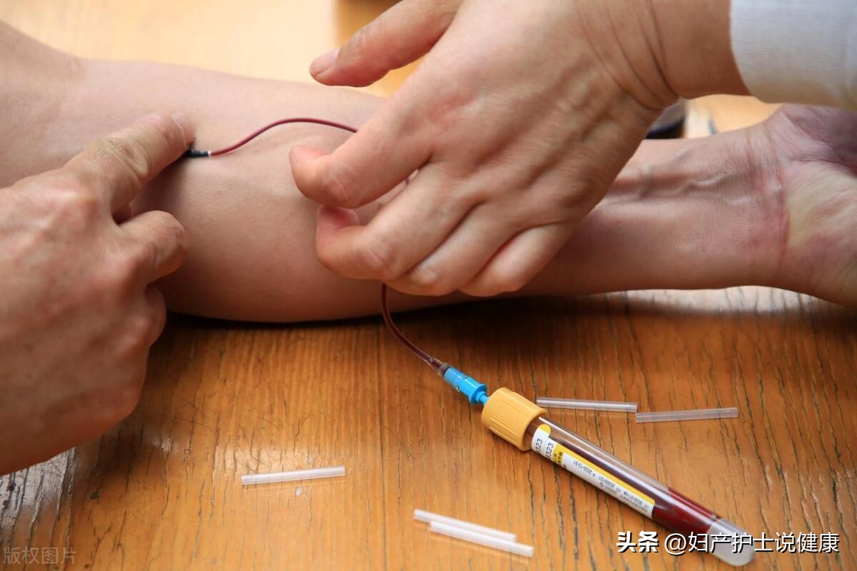 女性持续腹痛发热,使用抗生素会引起不孕不育症吗