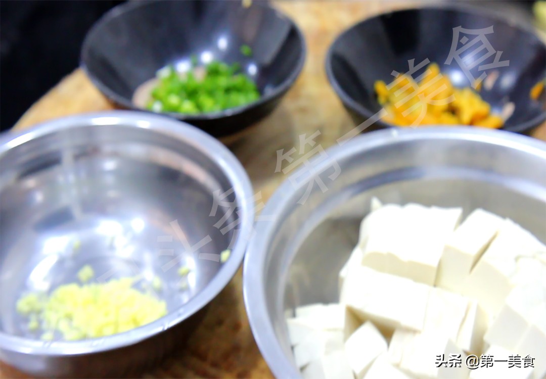 豆腐的传统做法石磨豆腐,腊月二十五做豆腐图片